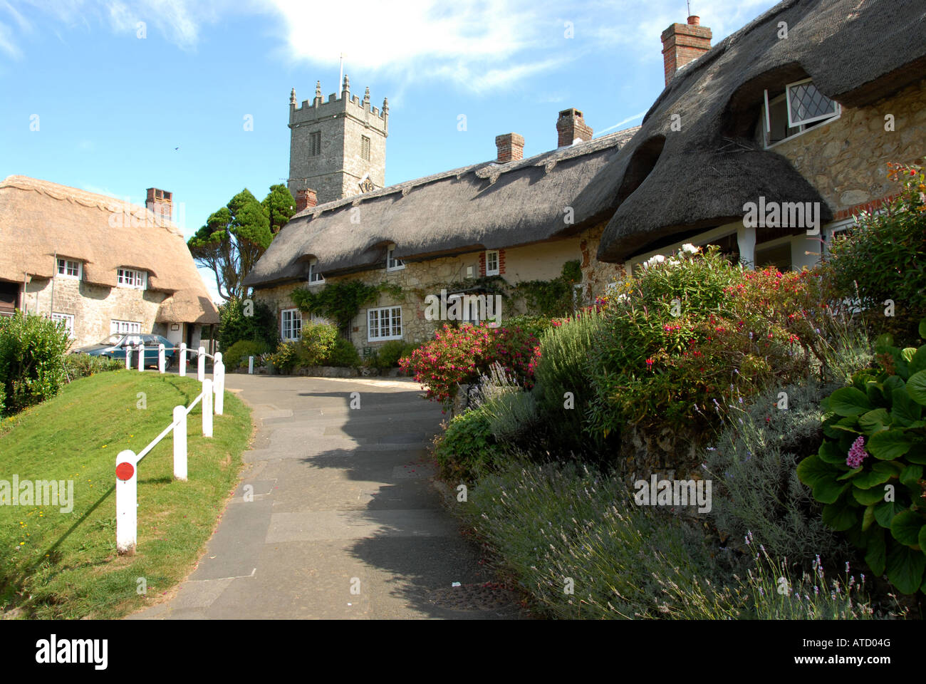 The picturesque village of Godshill on the Isle of Wight lies off the south coast of England The small village of Godshill is popular with tourists fo Stock Photo