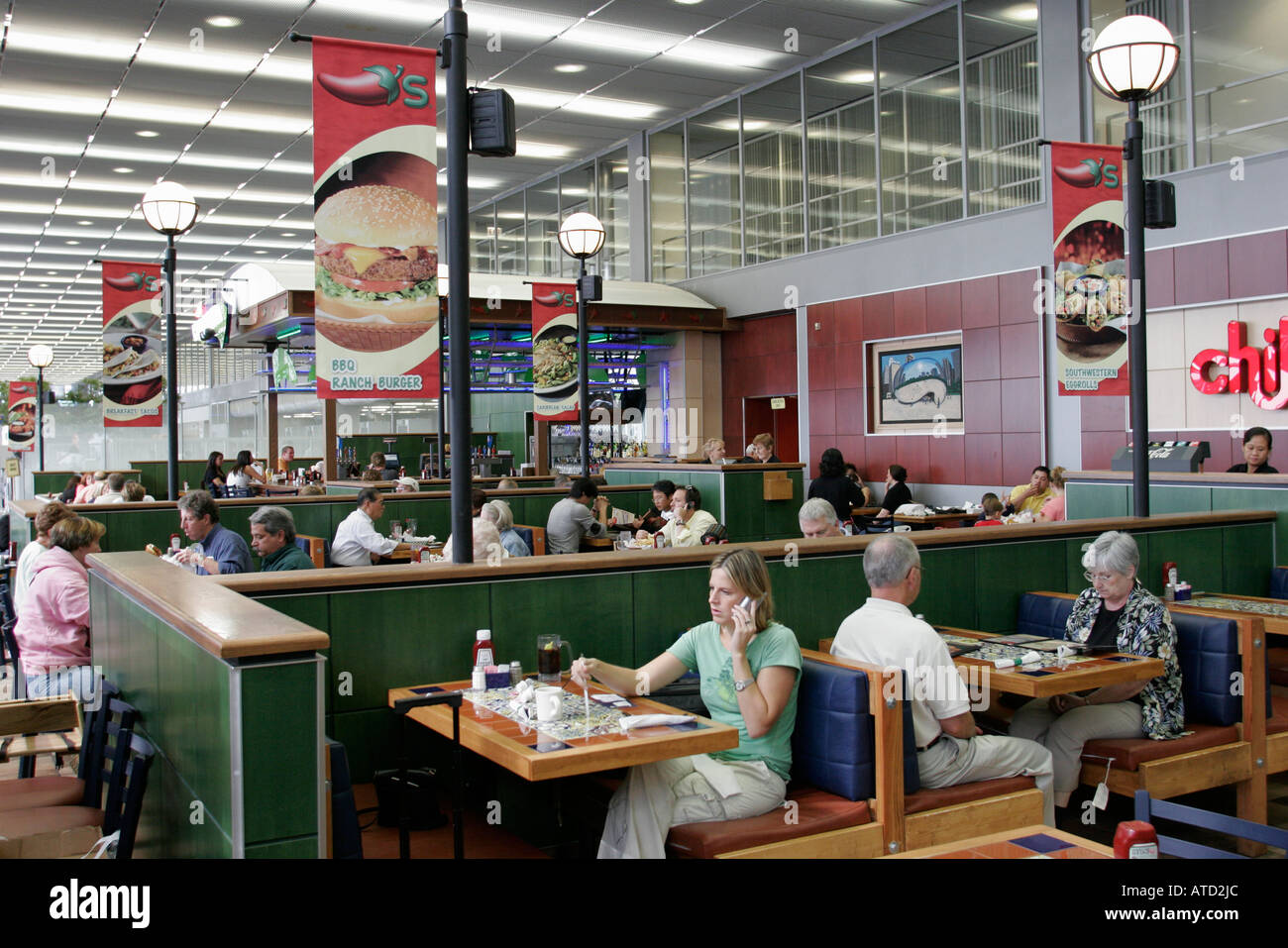 Illinois Cook County,Chicago,O'Hare Airport,Chili's,restaurant restaurants food dining cafe cafes,passengers between flights,eat,food,IL060930012 Stock Photo