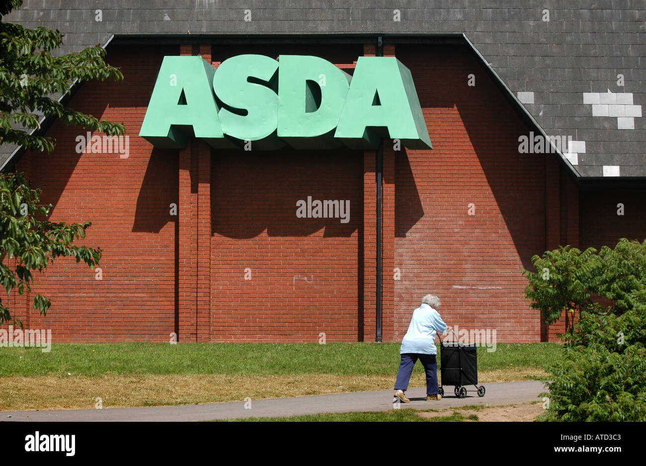 Picture By Jim Wileman 10 06 2004 Generic Asda picture from Taunton