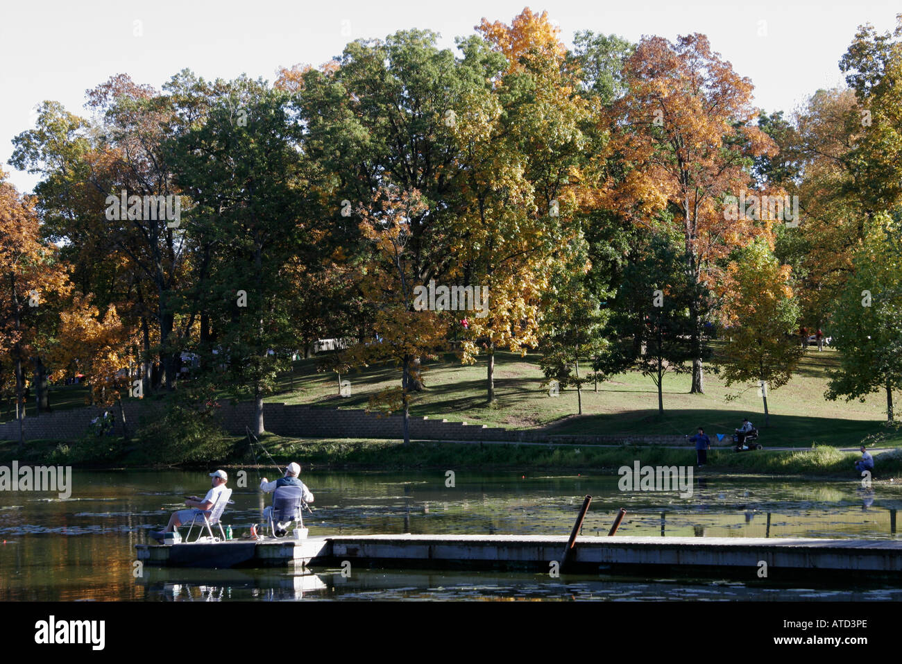 Valparaiso Indiana,Rogers Lakewood Park,fishing,fall colors,leaf