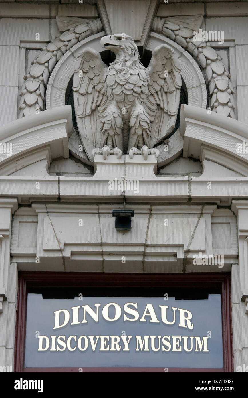 800+ Civic Center Dinosaur Terbaru