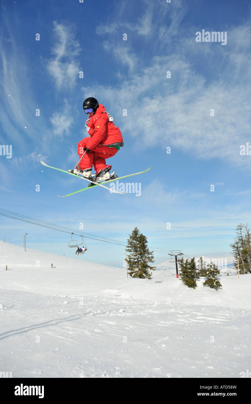 Bluebird day skiing hi-res stock photography and images - Alamy
