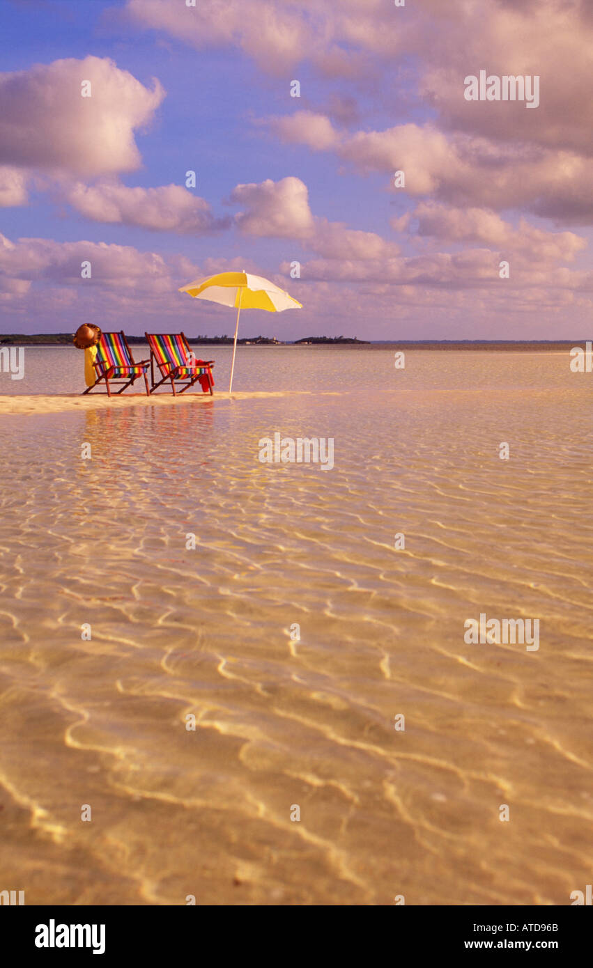 Tropical beach scene hi-res stock photography and images - Alamy