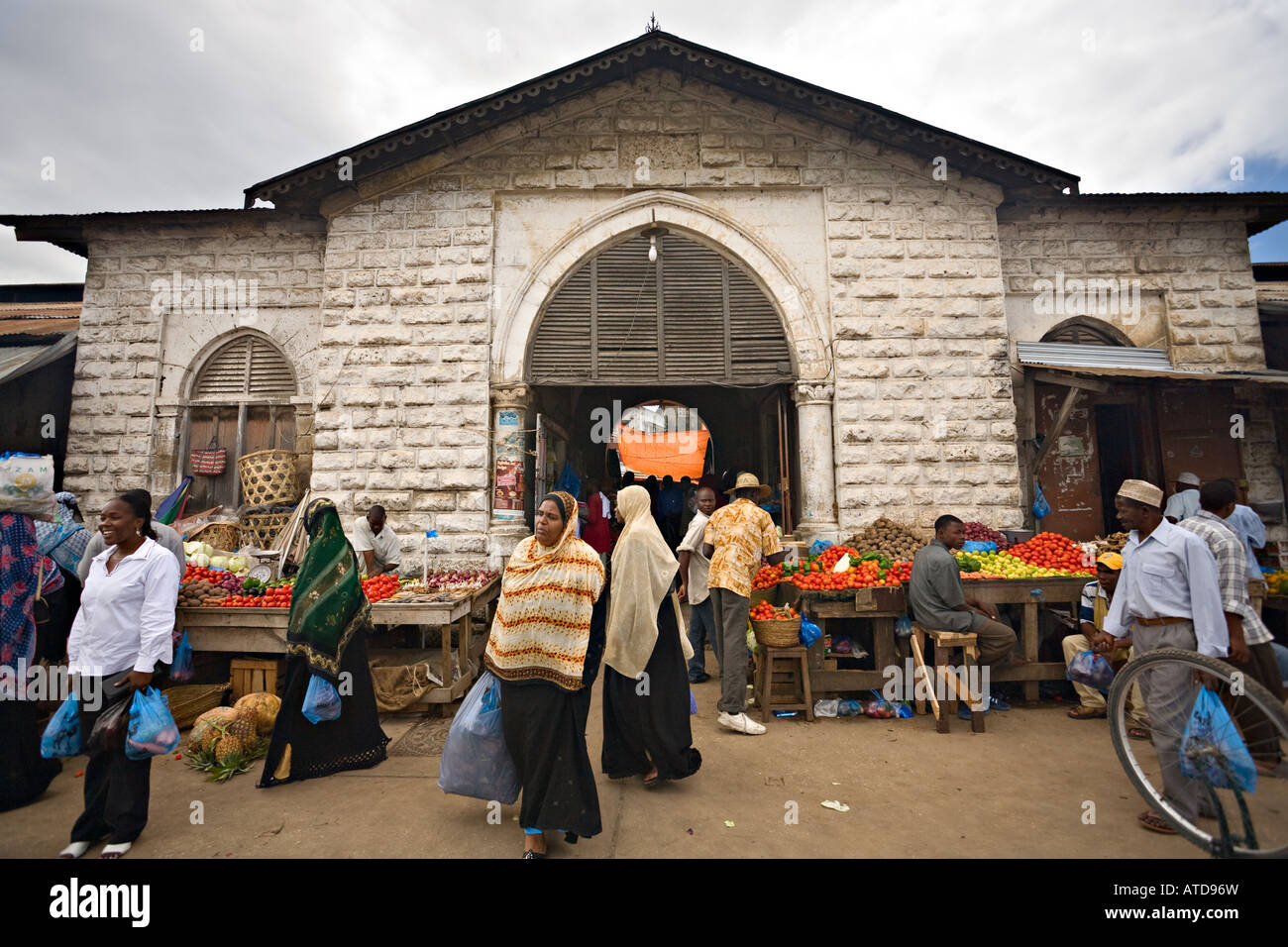 zanzibar-market-in-stonetown-tanzania-africa-stock-photo-alamy