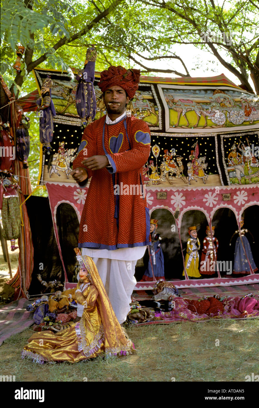 Puppet player hires stock photography and images Alamy