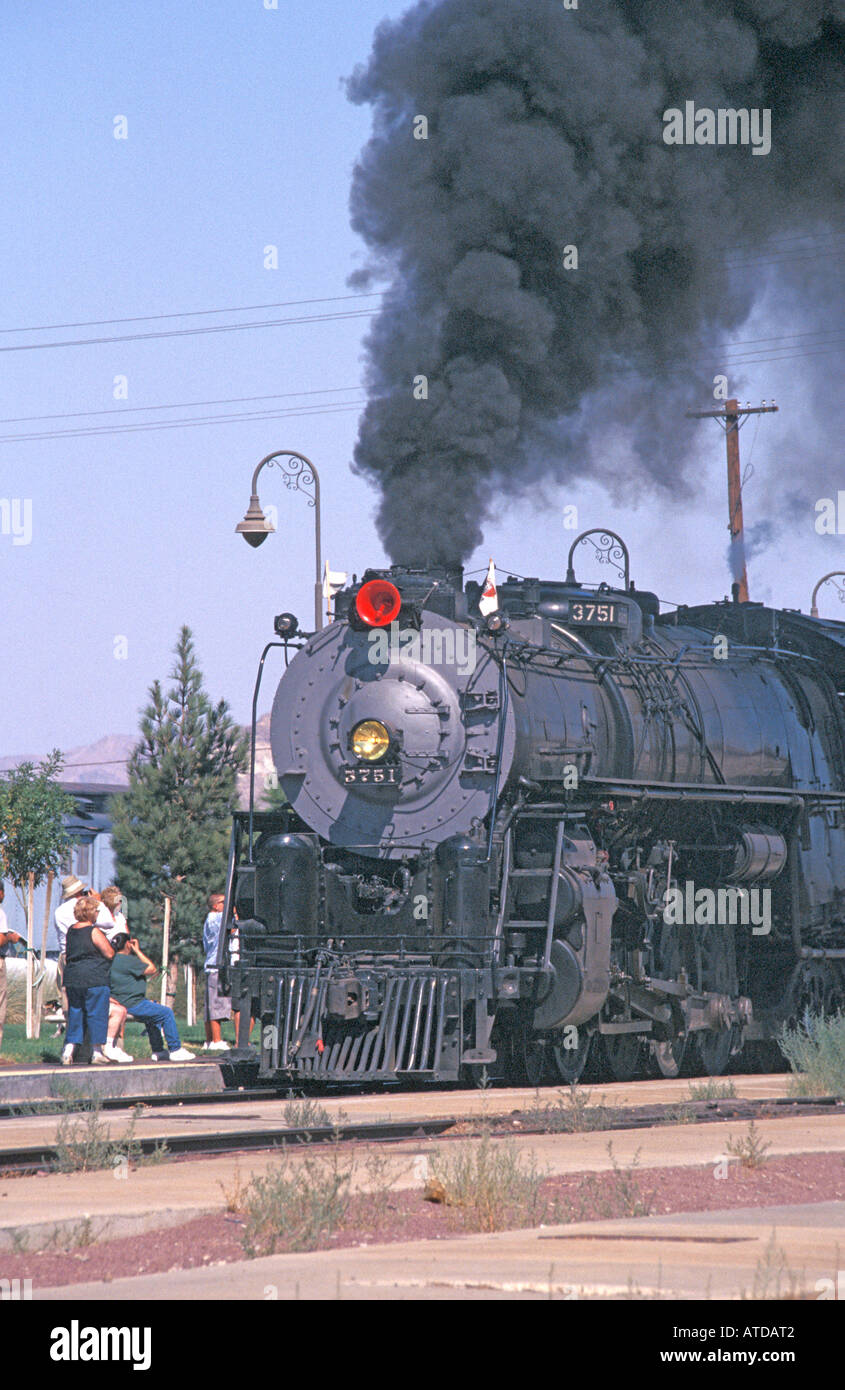 Steam engine type 4 8 4 number 3751 approaching Barstow station en-route to Los Angeles hauling an election special Stock Photo