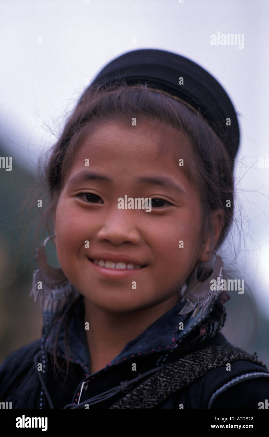 Hilltribe girl sapa hi-res stock photography and images - Alamy