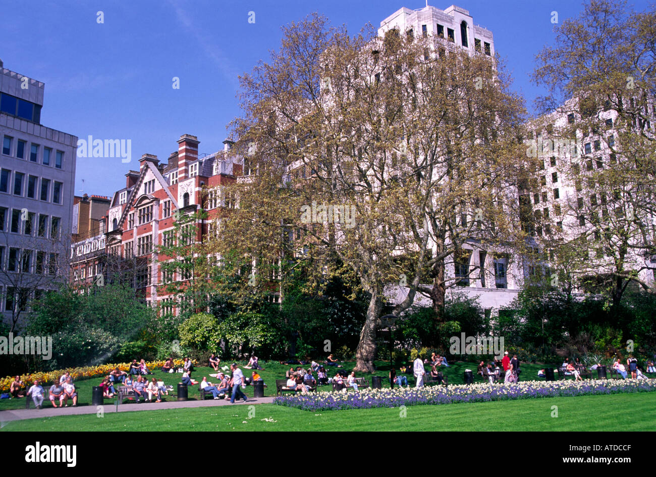 London park in the sun hi-res stock photography and images - Alamy