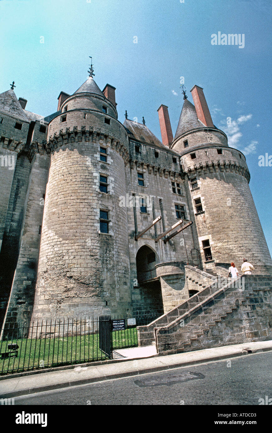 French Castles LANGEAIS LOIRE VALLEY, FRANCE 