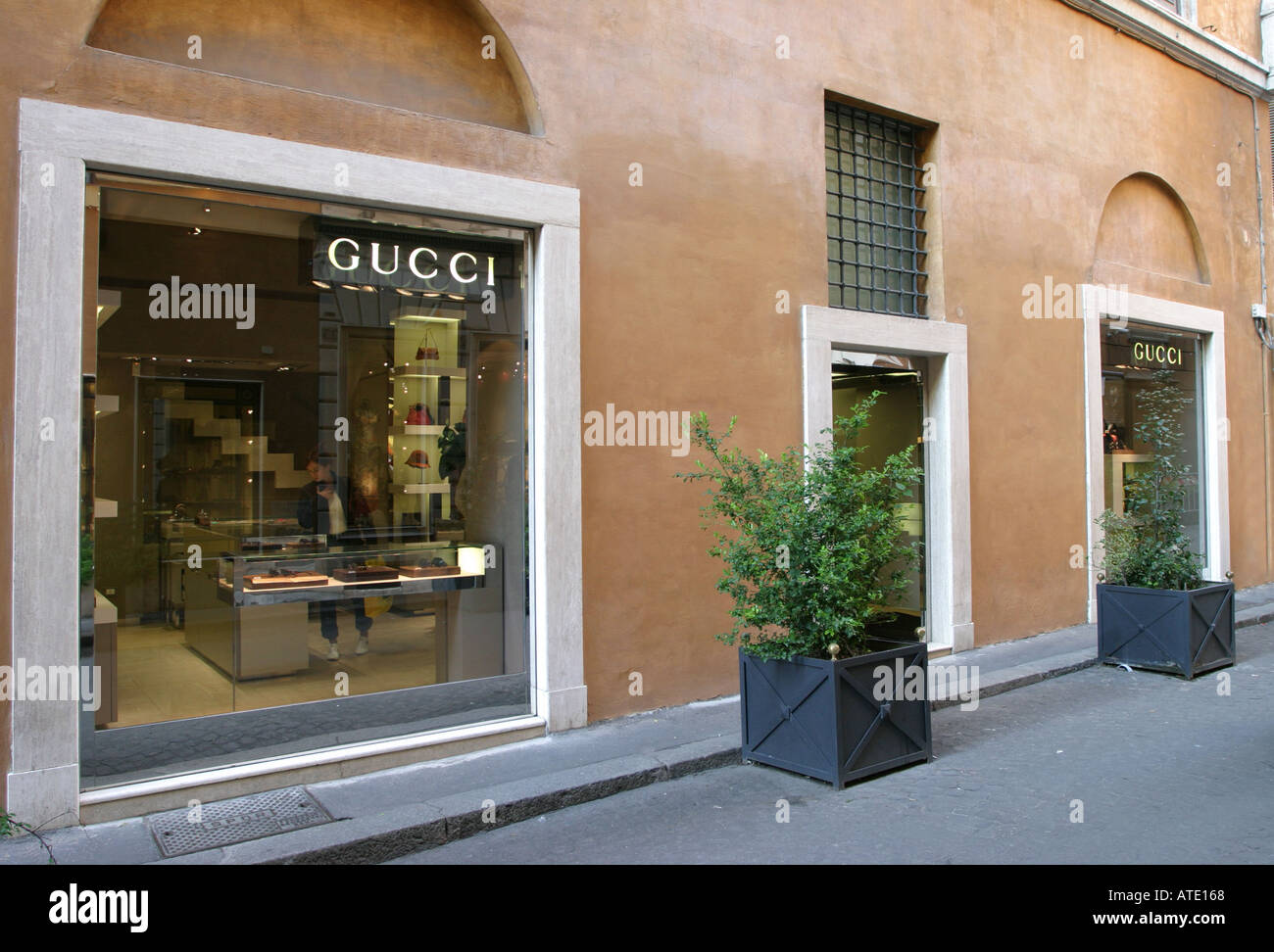 Gucci store in rome italy hi-res stock photography and images - Alamy