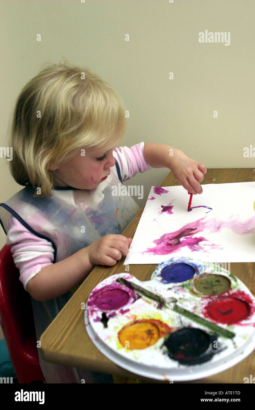 Hand child painting hires stock photography and images Alamy