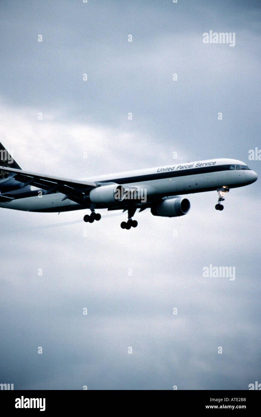 Ups 757 hi-res stock photography and images - Alamy Ups 757 hi-res stock photography and images - Alamy