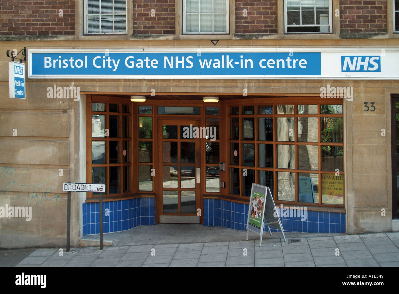 Bristol NHS walk in centre shop front and entrance Stock Photo - Alamy