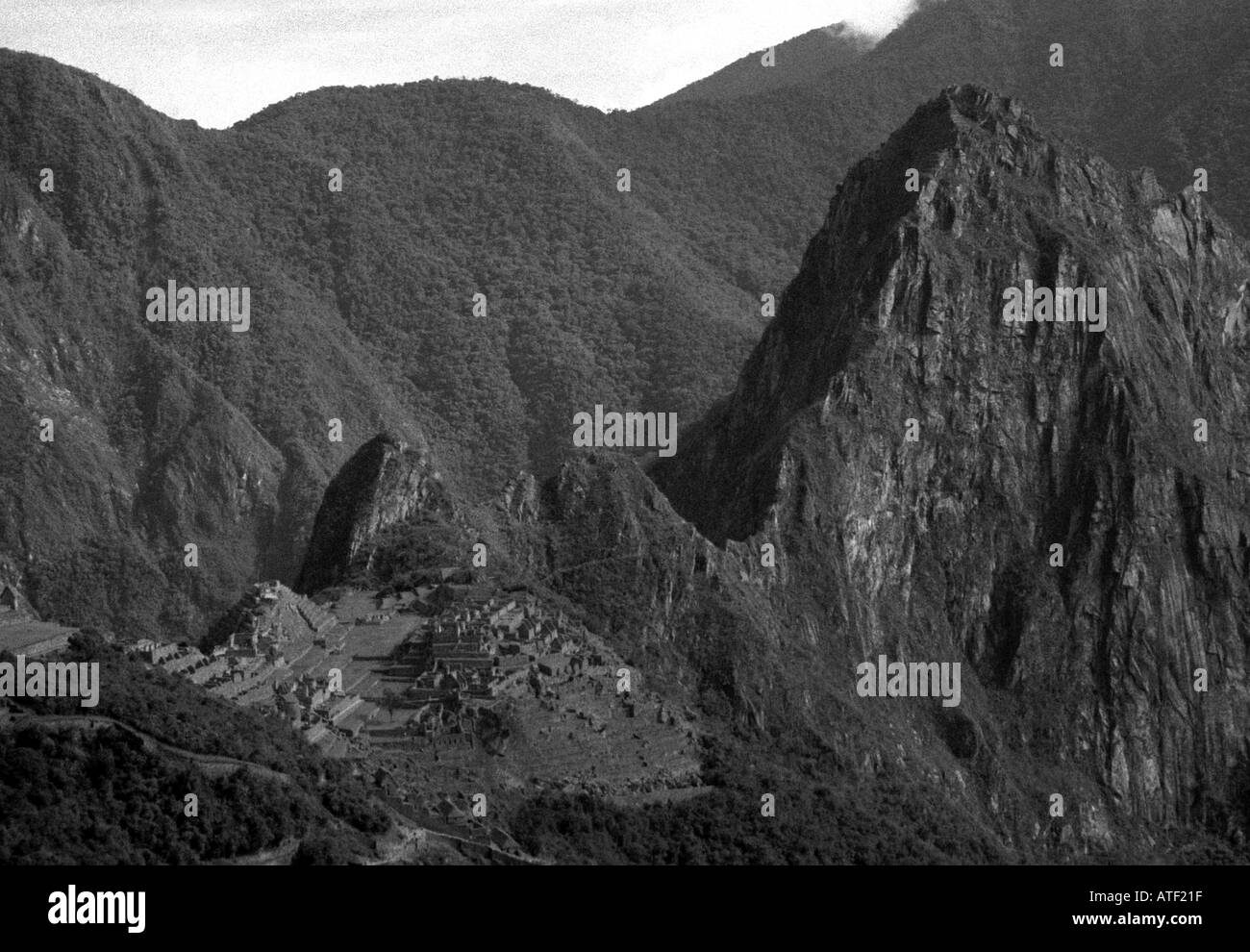 Machu picchu peru inca trail ruins view Black and White Stock Photos ...