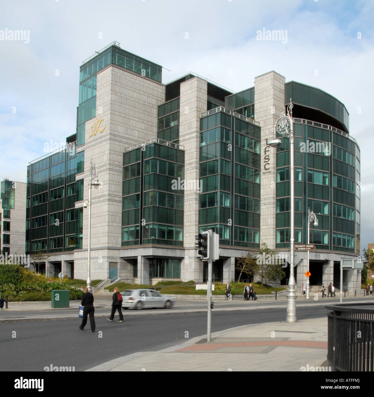 Dublin docklands crane hi-res stock photography and images - Alamy