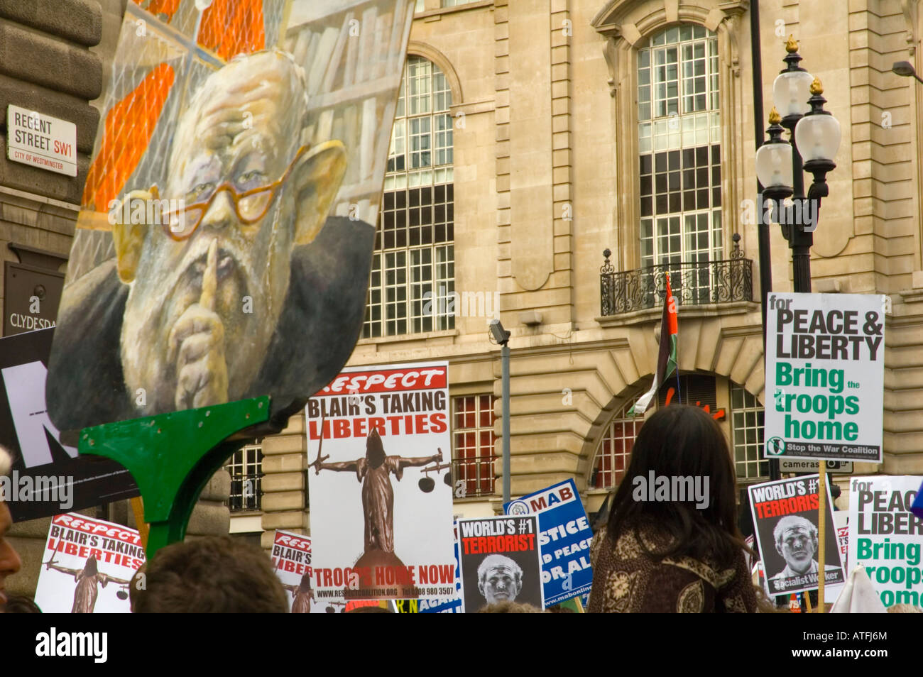 Antiwar protest hi-res stock photography and images - Alamy