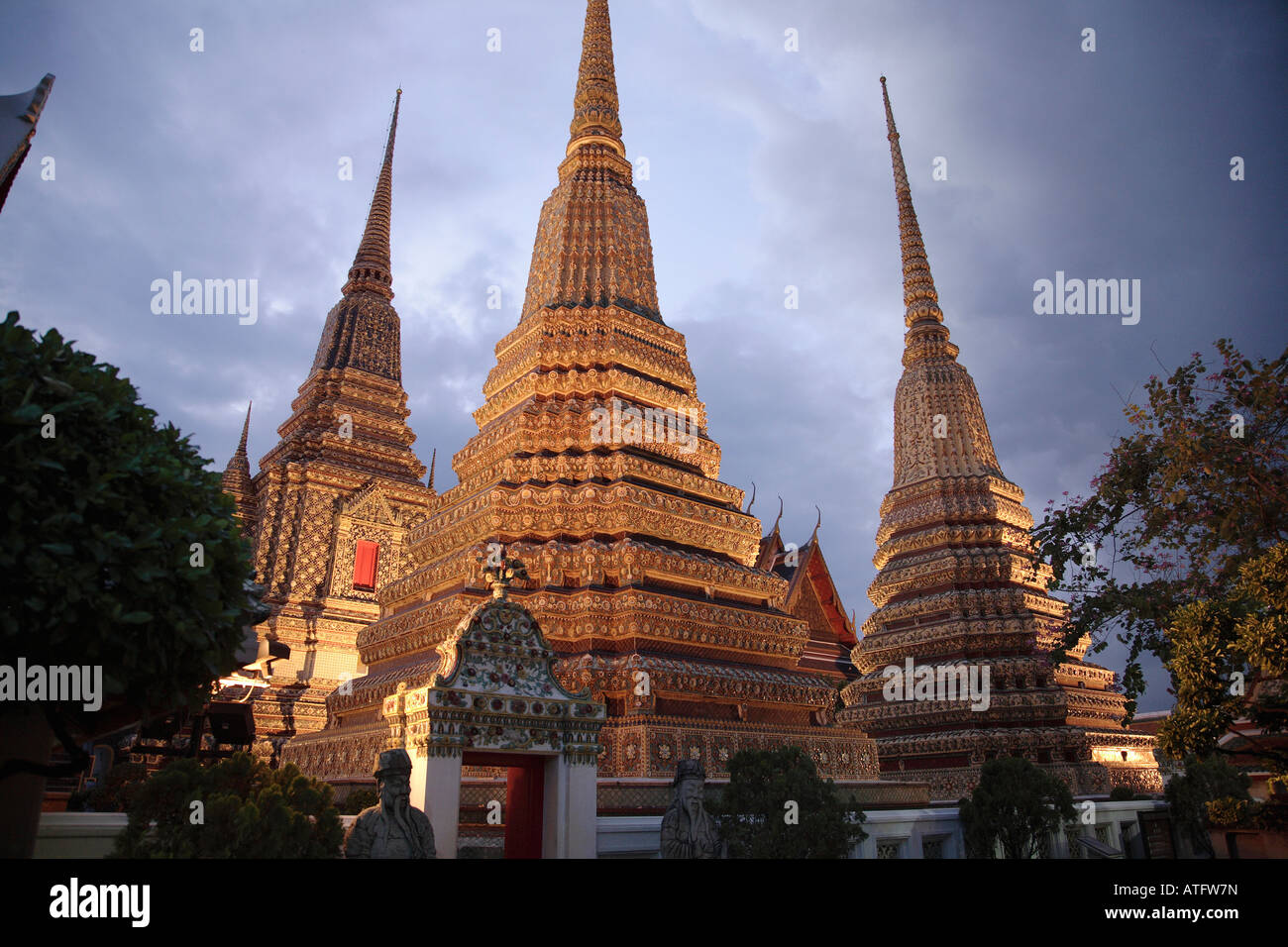 Thailand Bangkok Wat Pho buddhist temple Stock Photo - Alamy