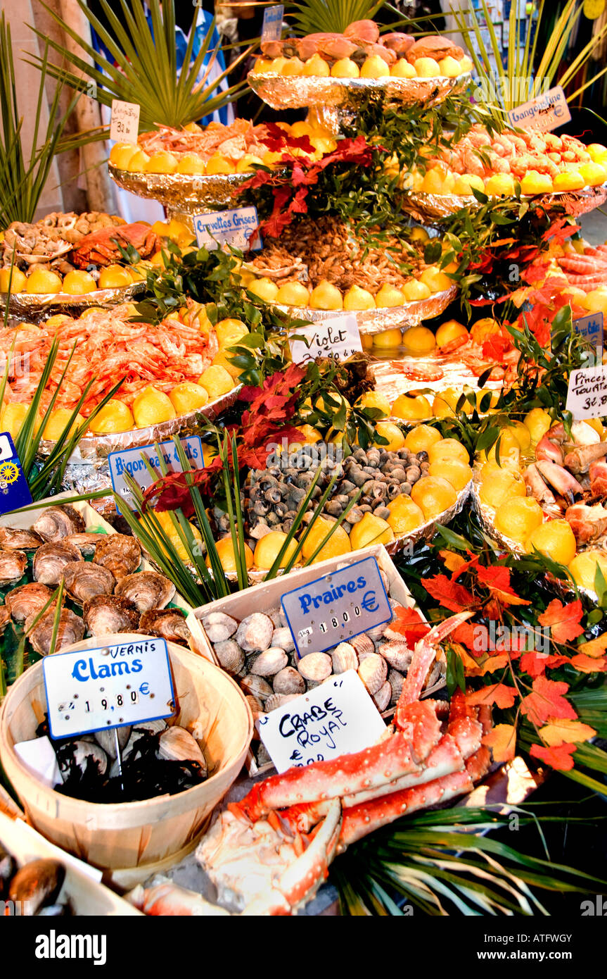 Paris Clams Oysters Crab Lobster fish fishmonger Stock Photo Alamy