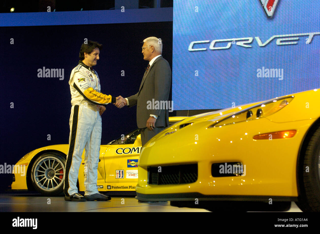 GM Vice Chairman Bob Lutz and ALMS racer Ron Fellows introducing the Corvette C6 R and Z06 at the NAIAS 2005 Stock Photo