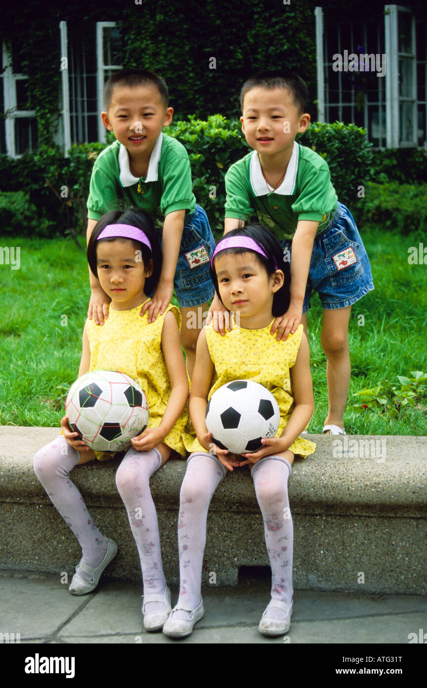 Two sets of twins at Dalian kindergarten Stock Photo