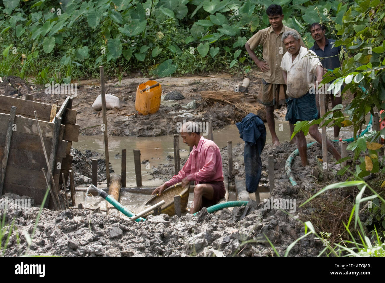 Gem mining sri lanka hires stock photography and images Alamy
