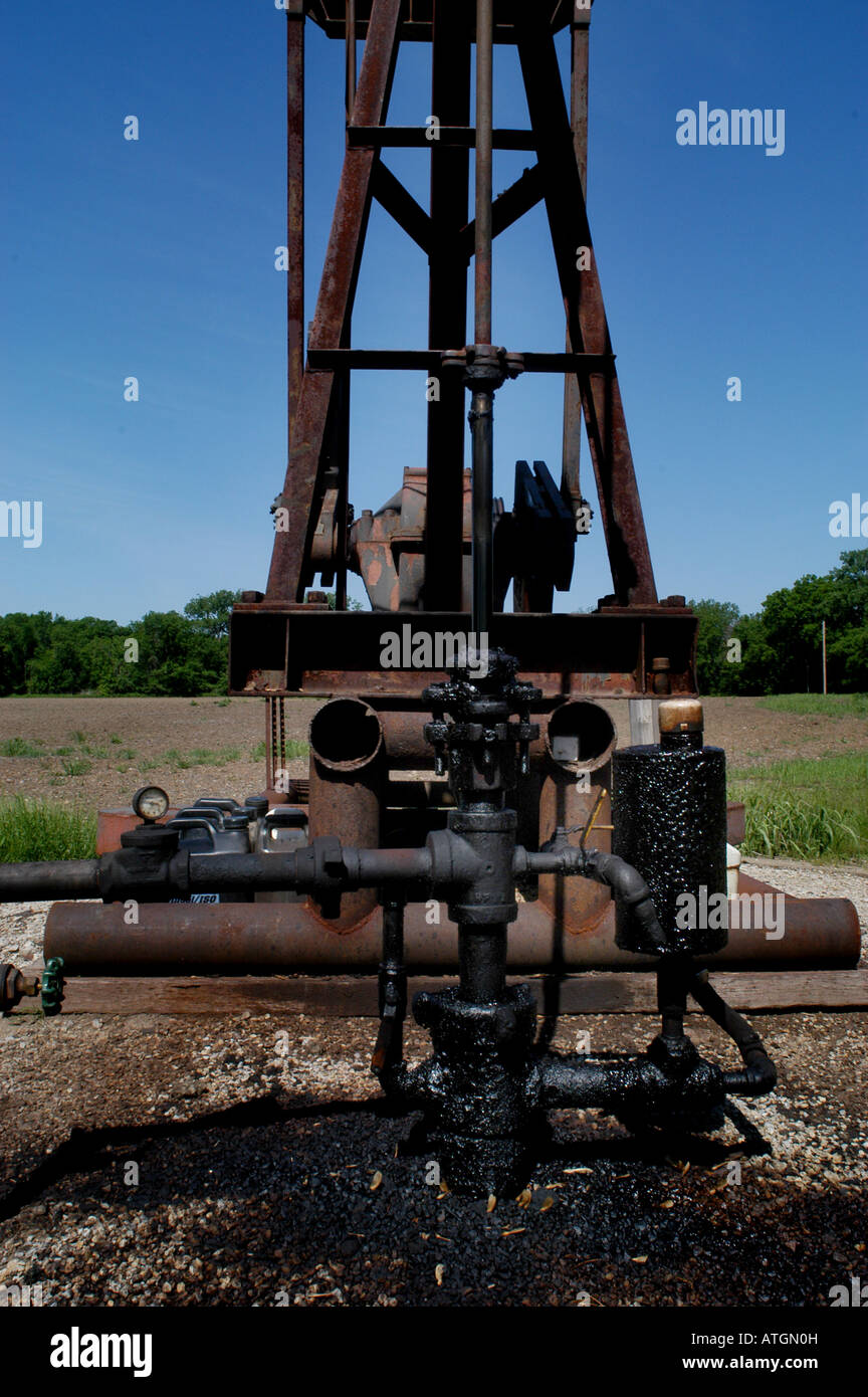 oil pump Kansas well Stock Photo Alamy