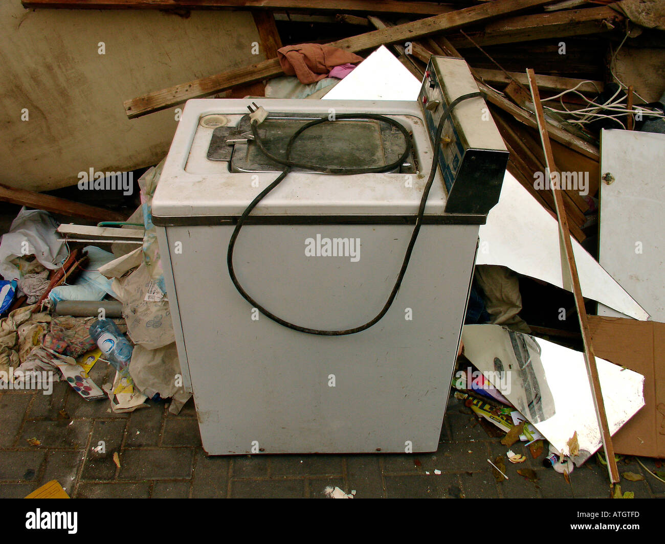 Street litter hi-res stock photography and images - Alamy