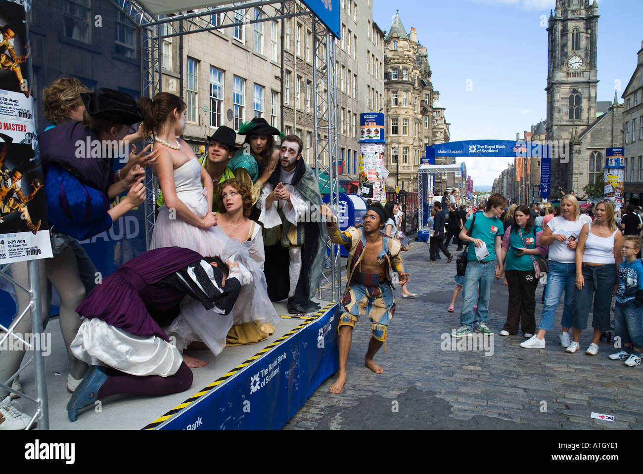 Dh Edinburgh Fringe Festival ROYAL MILE EDINBURGH The Fringe Actors dh-edinburgh-fringe-festival-royal-mile-edinburgh-the-fringe-actors