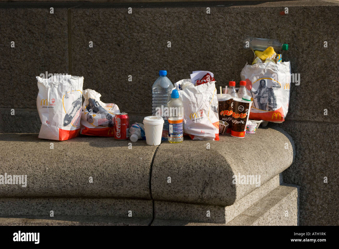 Paper litter on the street hi-res stock photography and images - Alamy