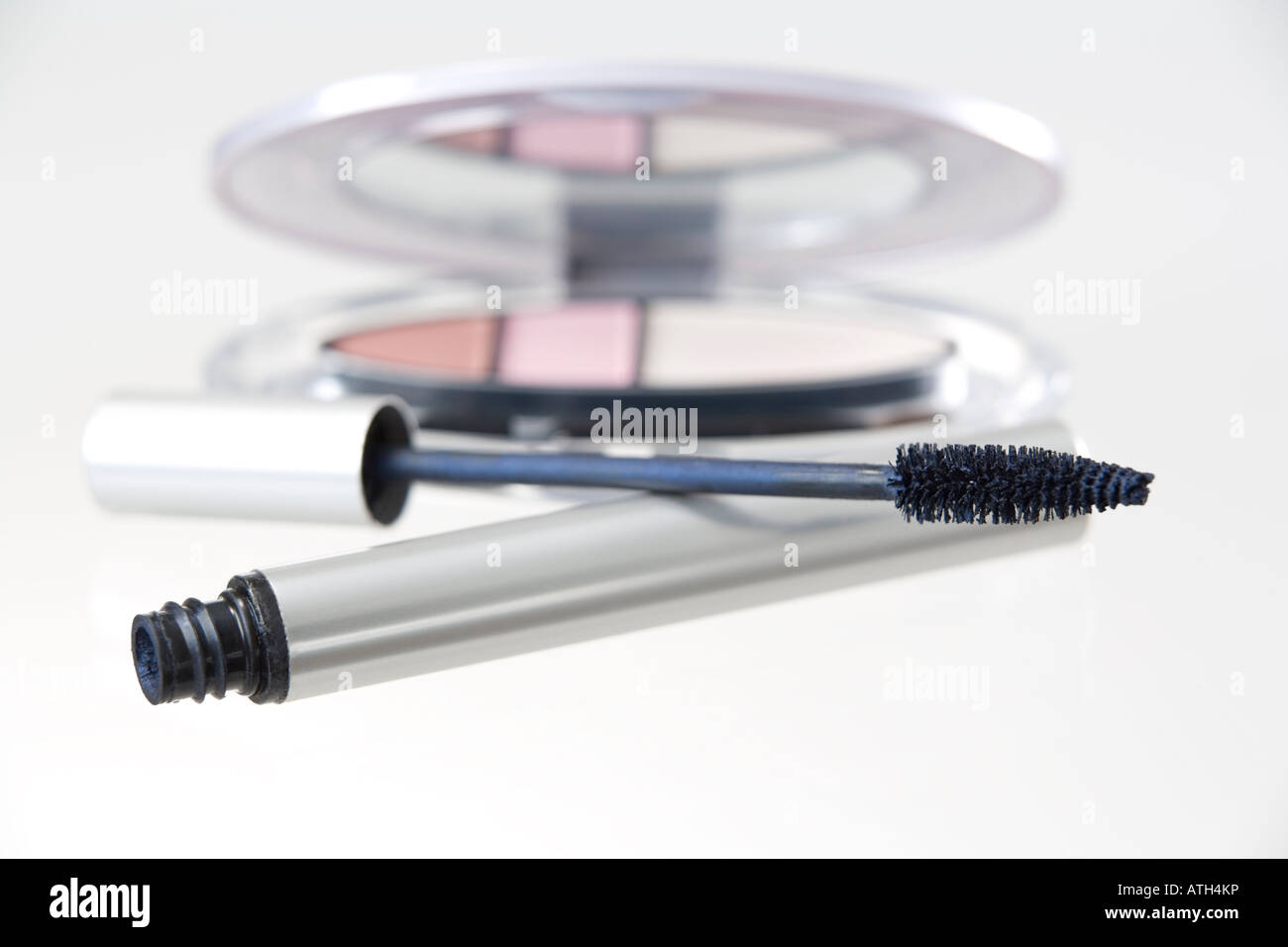 Mascara and eyeshadow Stock Photo Alamy