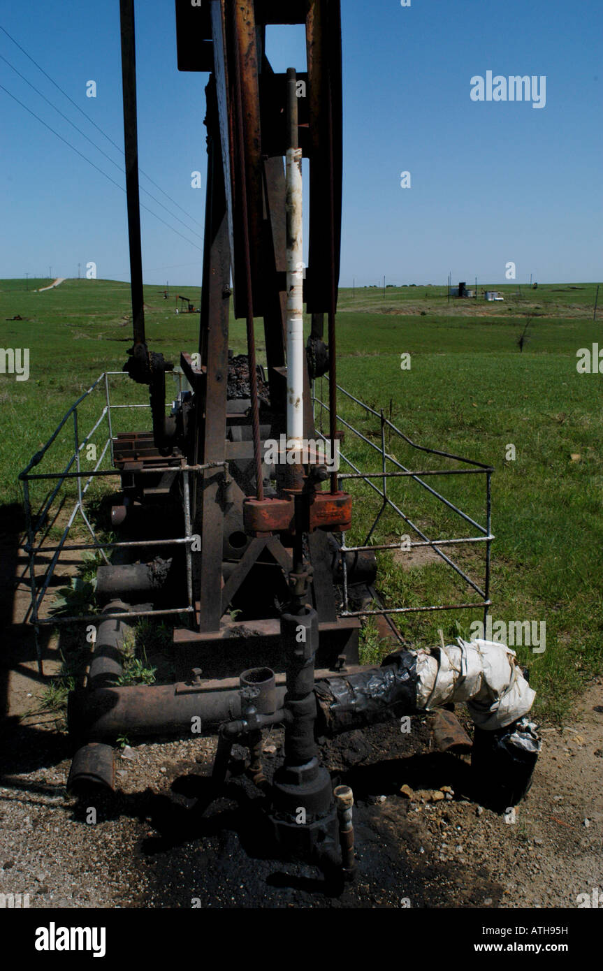 oil pump Kansas well Stock Photo Alamy