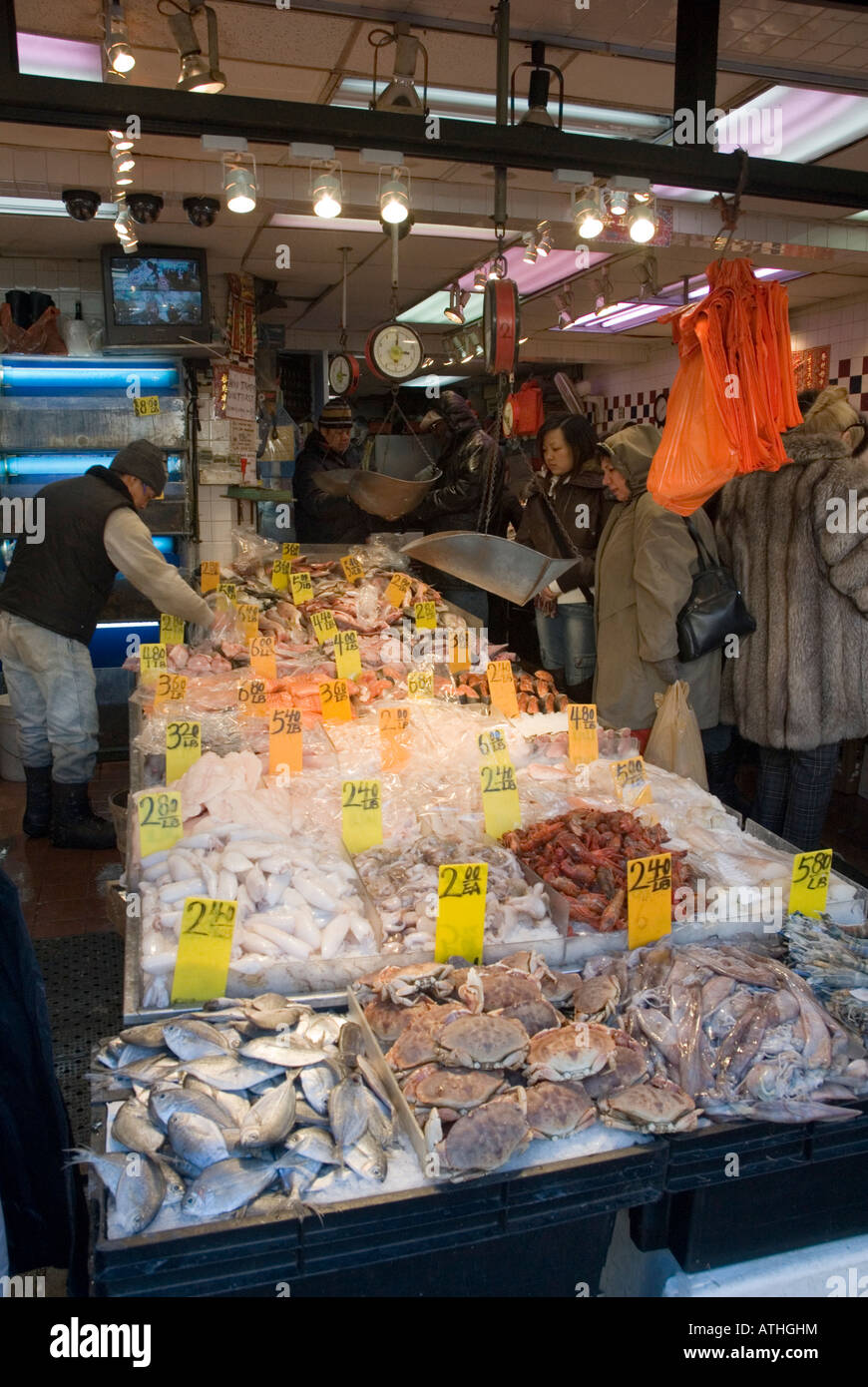 Outdoor fish market in Chinatown, New York City Stock Photo Alamy