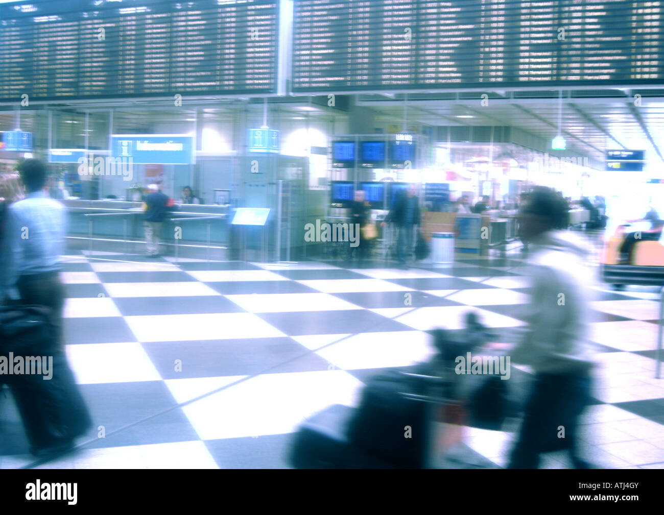 departure hall with status table for editorial use only Abflughalle mit Anzeigetafel nur f redaktionelle Nutzung Stock Photo
