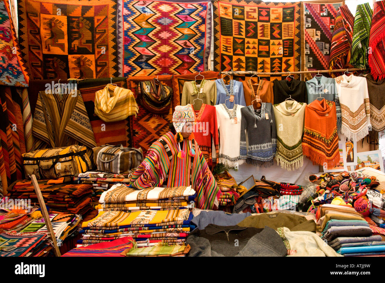 Sacred Valley: Pisac Market: Shop Stock Photo