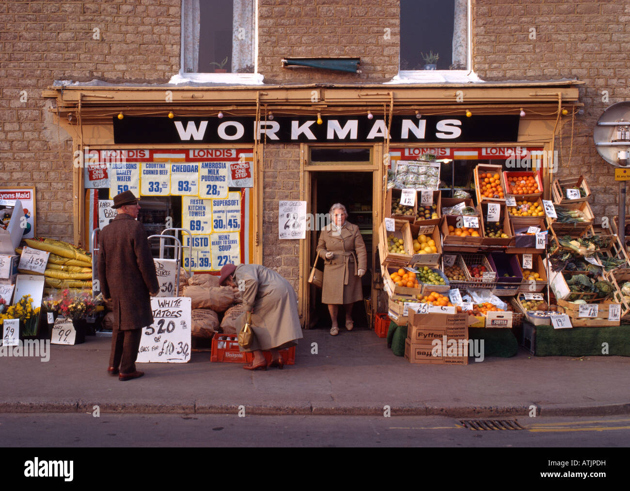 'Workmans' grocers shop, Swindon, Wiltshire, UK. Stock Photo