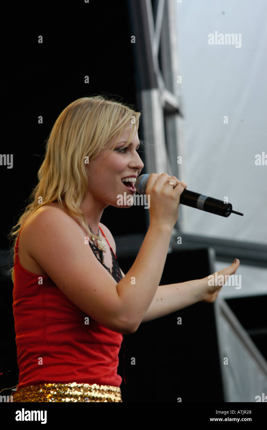 Singer Natasha Beddingfield Stock Photo Alamy