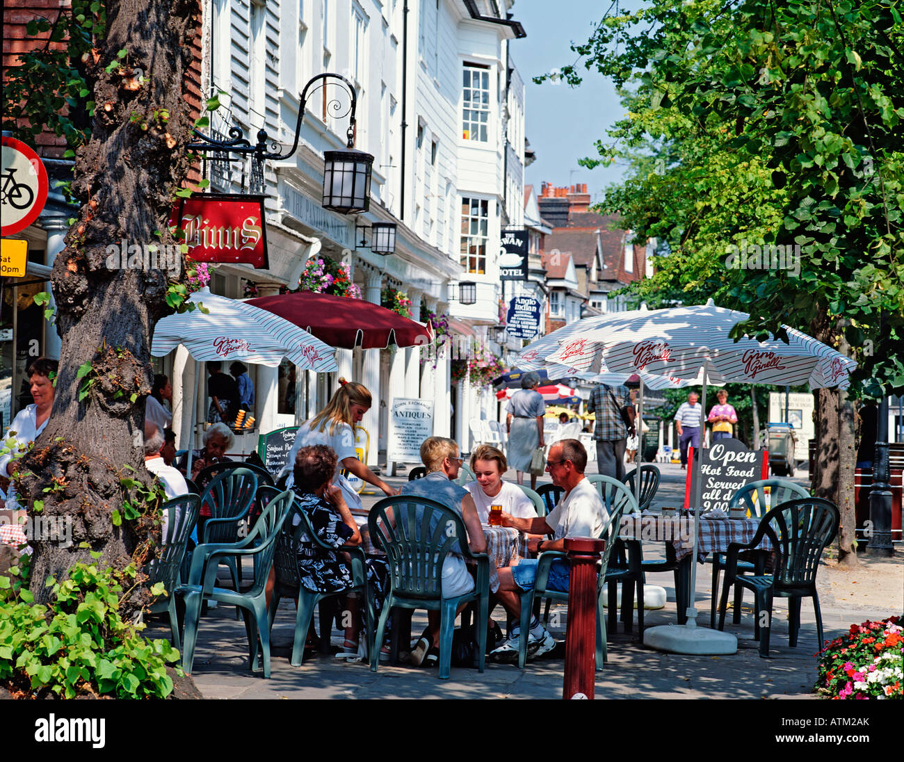 GB KENT TUNBRIDGE WELLS THE PANTILES CAFE Stock Photo Alamy