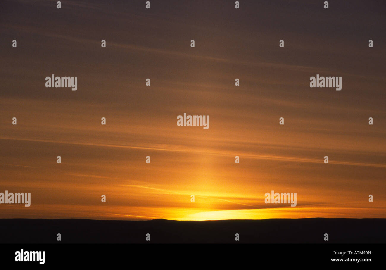 Pillar illusion hi-res stock photography and images - Alamy