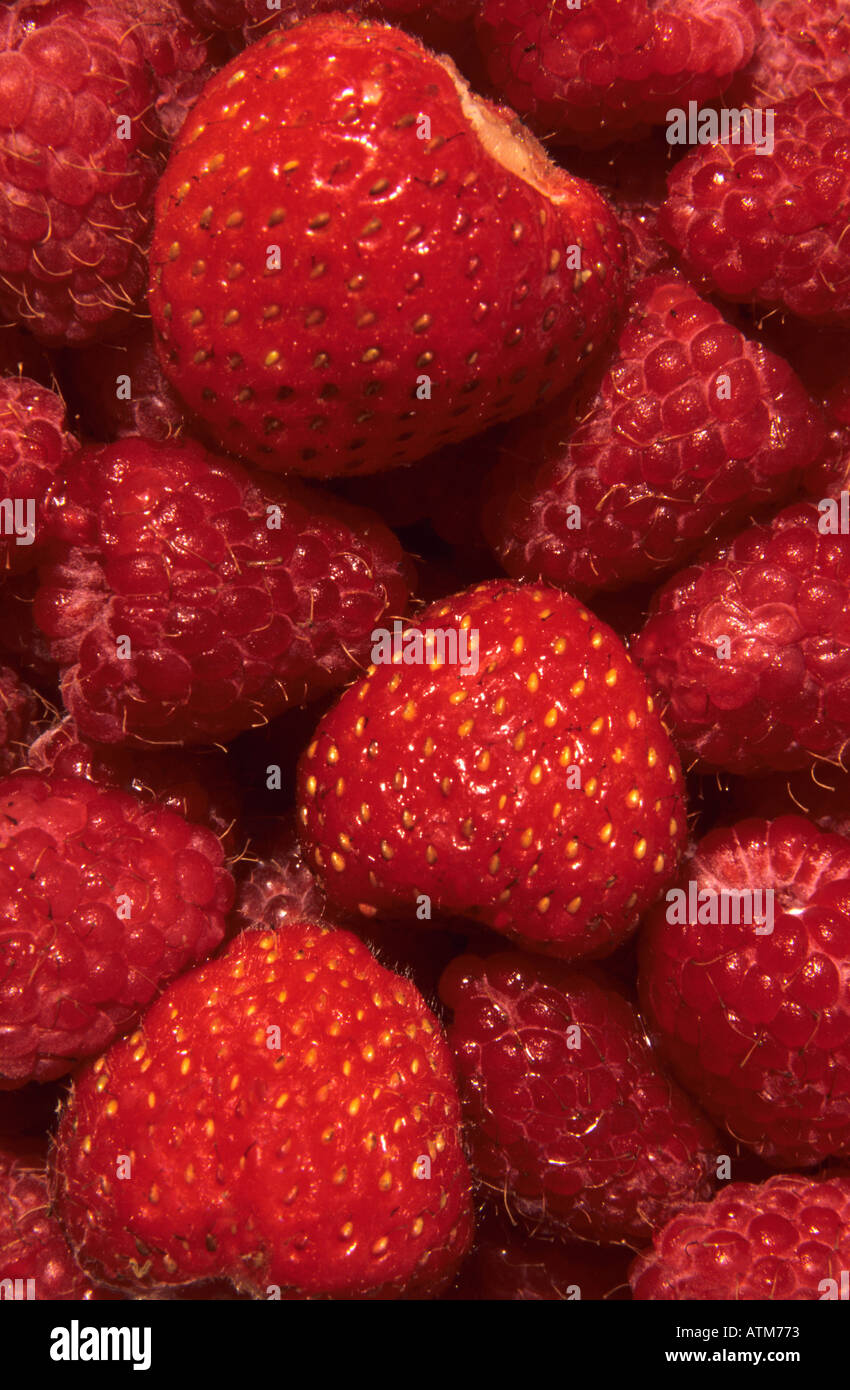 Straberry Raspberry Raspberries fruit hi-res stock photography and images - Alamy