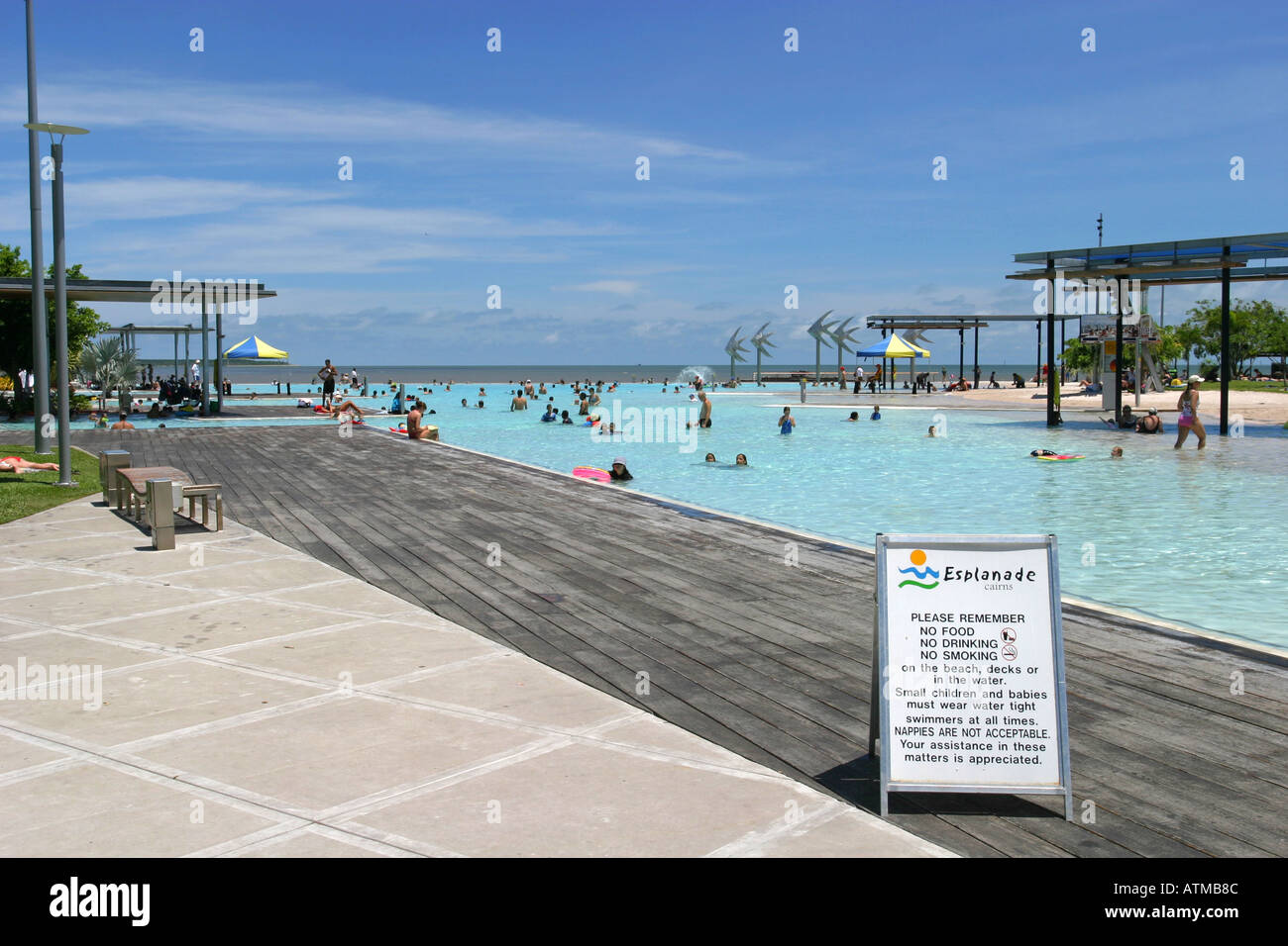 Pool safety sign australia hi-res stock photography and images - Alamy