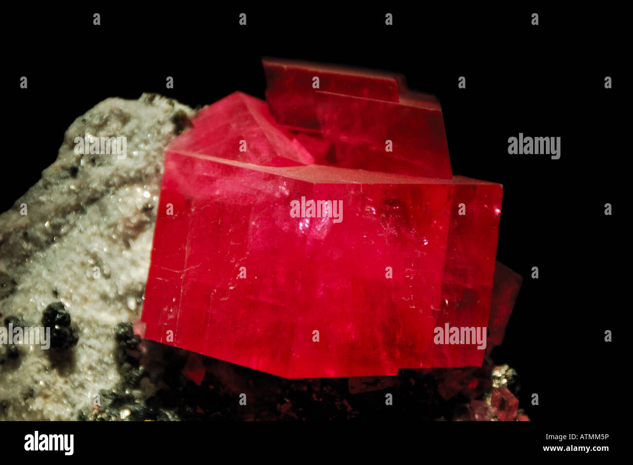 Rhombohedral crystal hires stock photography and images Alamy