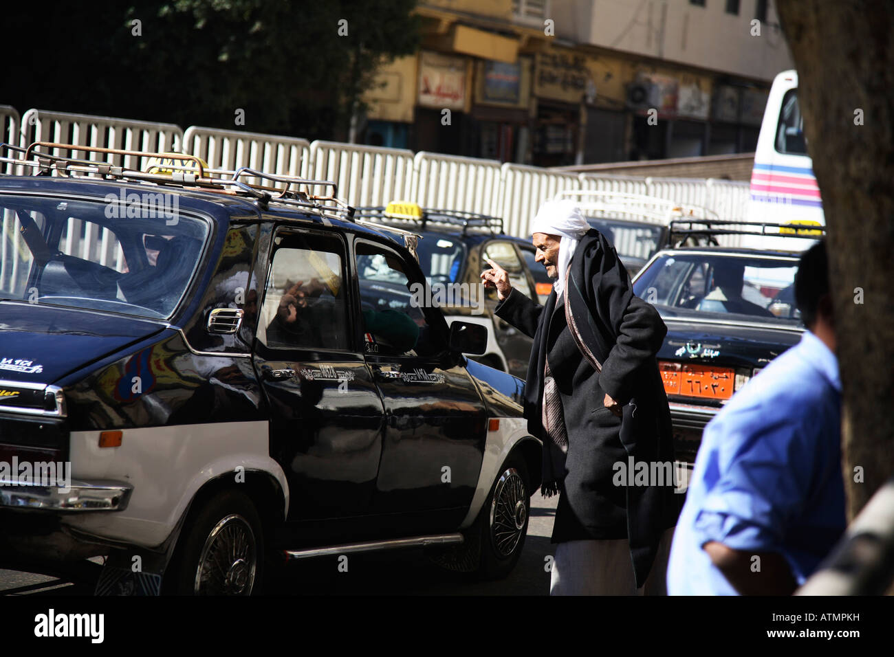 Flagging a cab hires stock photography and images Alamy