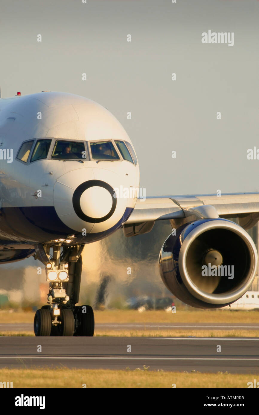 Airplane aeroplane plane hires stock photography and images Alamy
