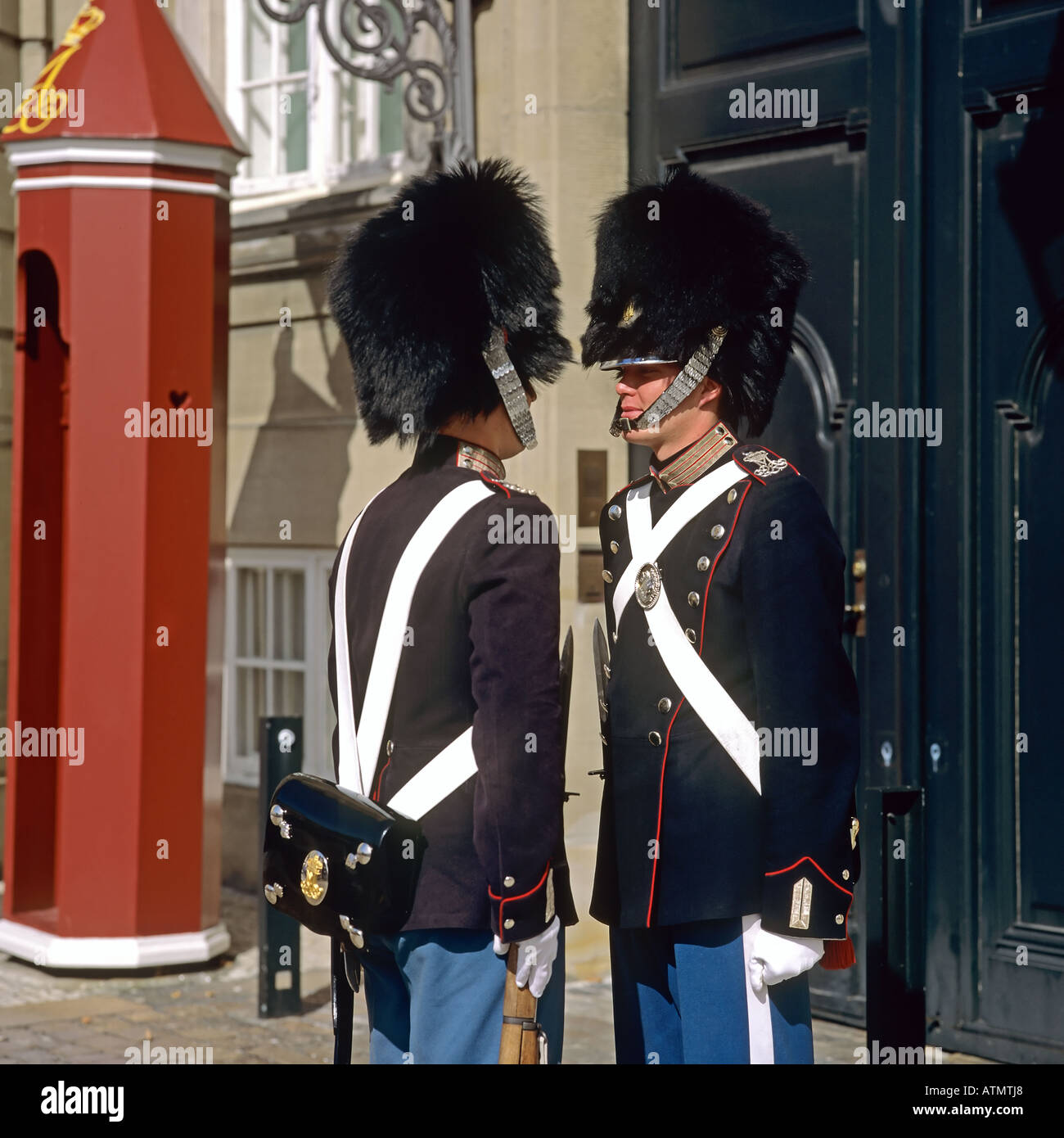 Royal life guards, Amalienborg palace, Copenhagen, Denmark Stock Photo