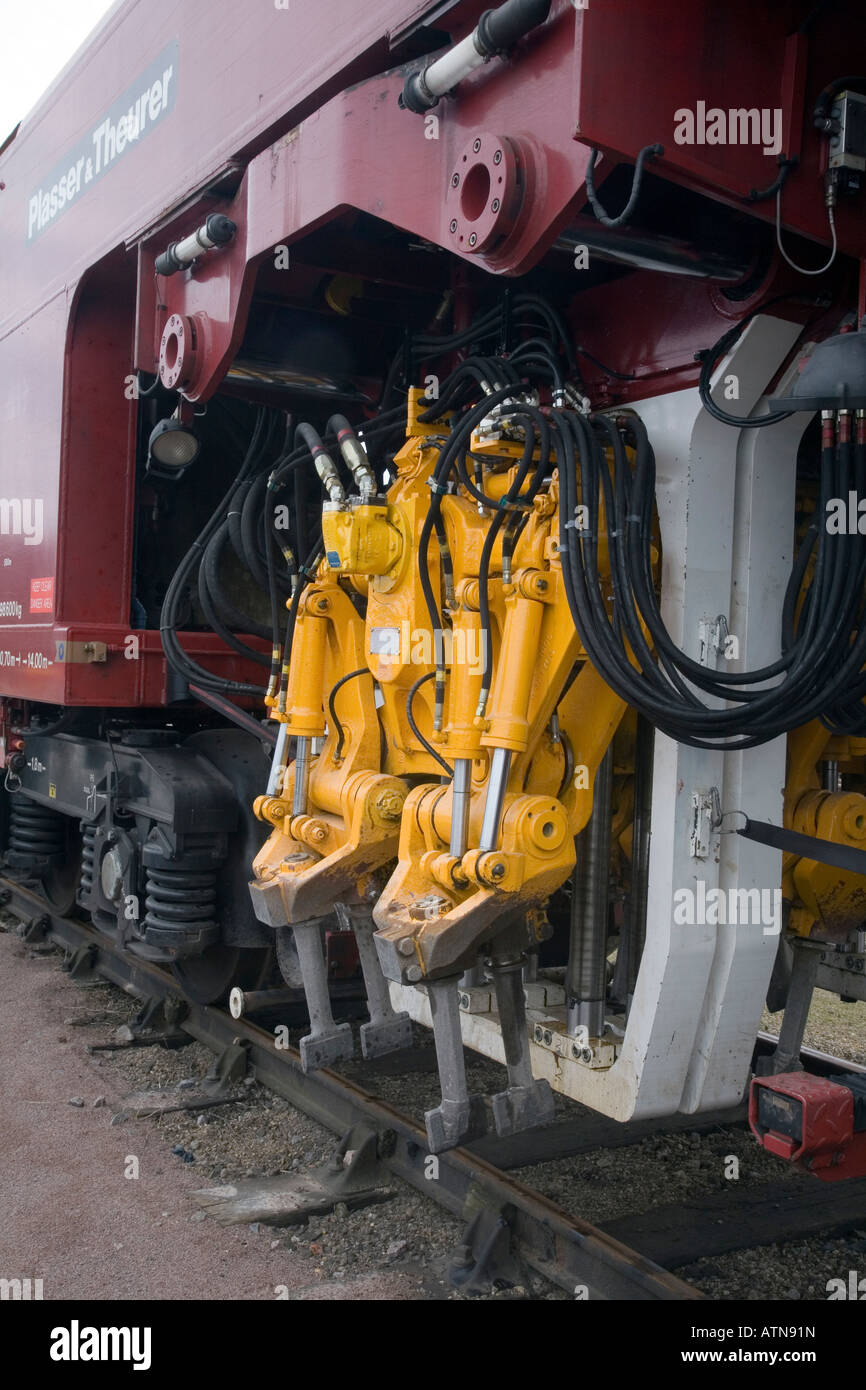 Plasser & Theurer Railway Track Tamping Machine; tamping unit, four