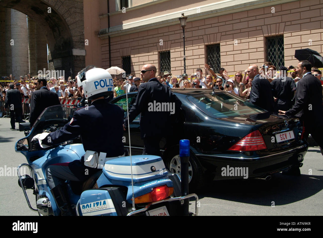 Pope's car going into the Vatican Stock Photo