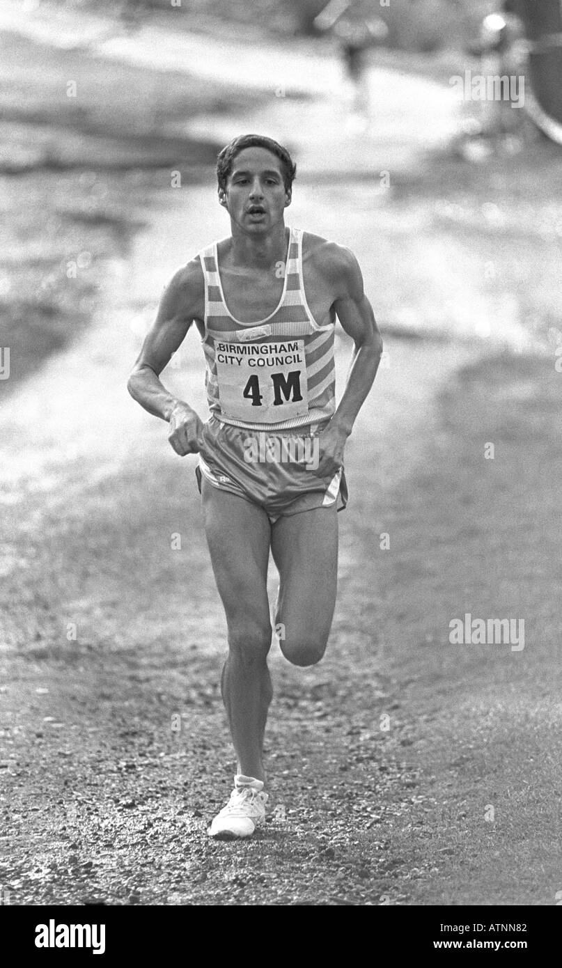 Richard Nerurkar running in 1992 National 6 Stage Road Relay at Sutton Park, West Midlands, England, UK Stock Photo