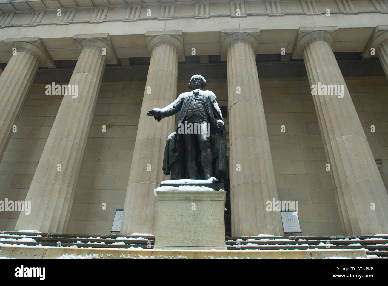 The George Washington statue in front of Federal Hall National Memorial on Wall Street Stock Photo