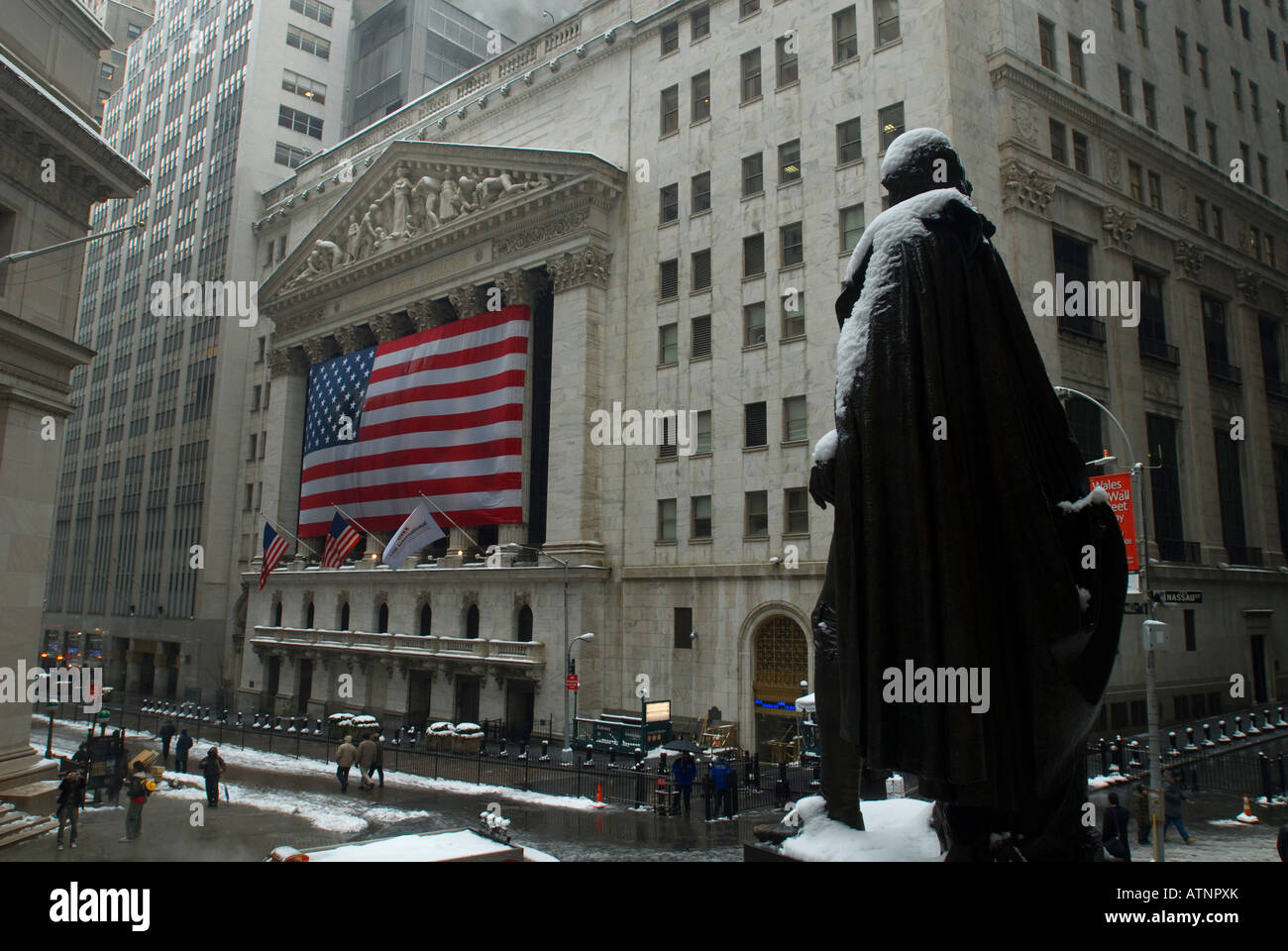 The George Washington statue in front of Federal Hall National Memorial on Wall Street Stock Photo