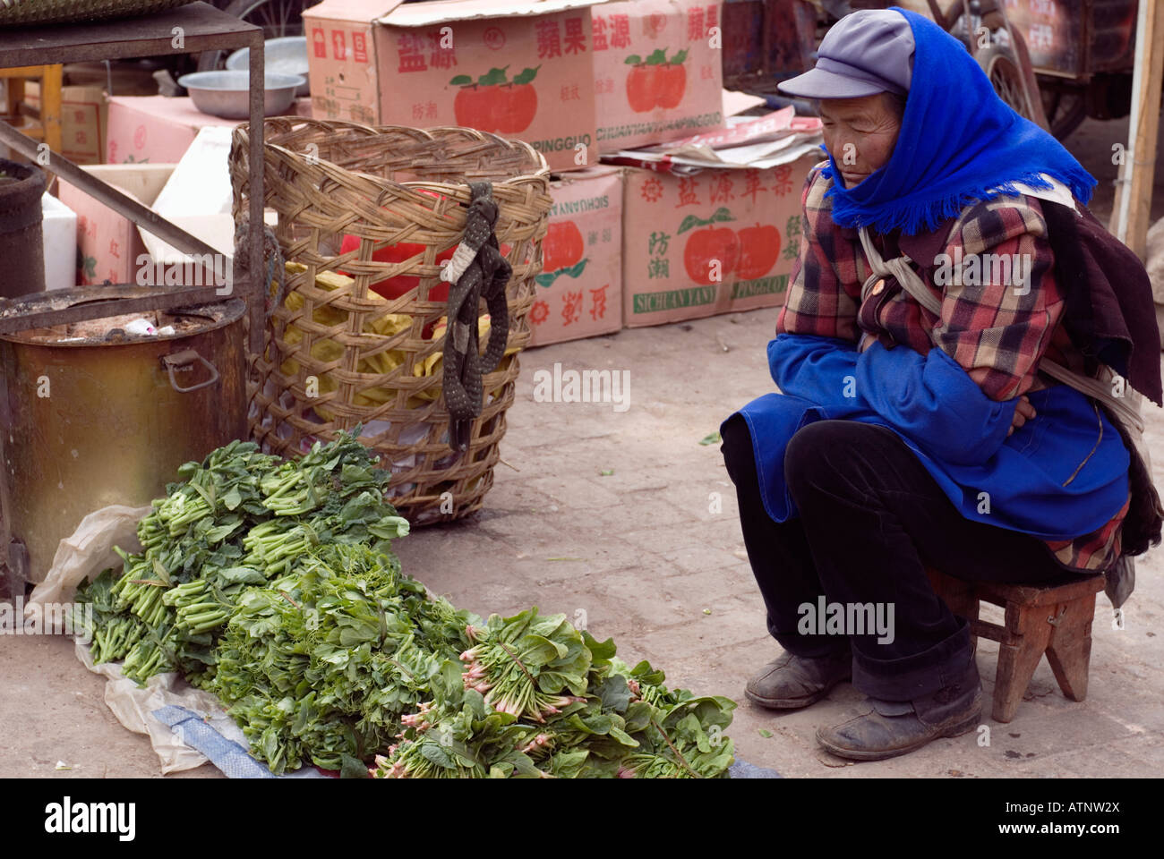 Street food in lijiang yunnan hi-res stock photography and images - Alamy